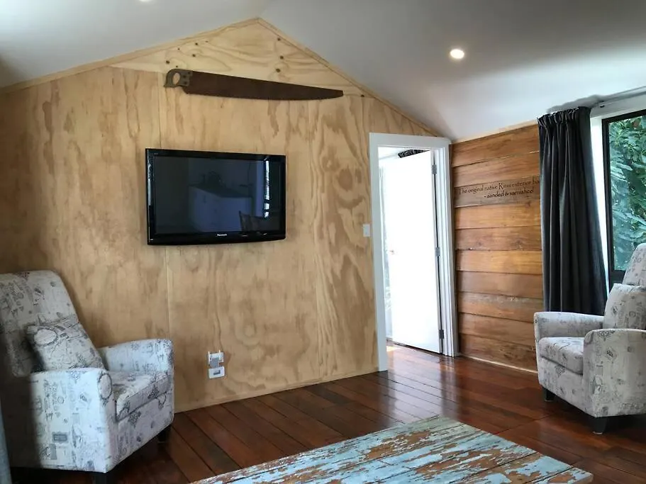 Historic Barn Loft - Private & Spacious Tauranga Holiday home